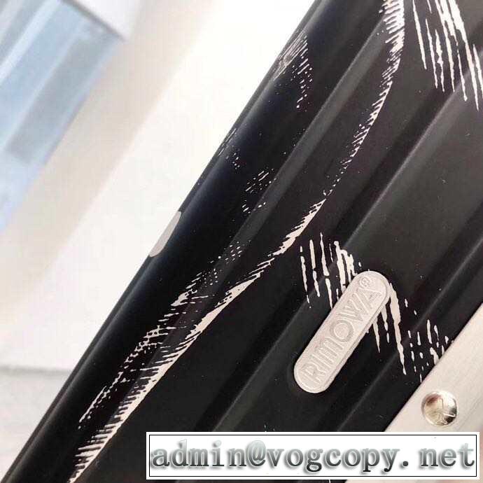 リラックス感のあるゆったり リモワ Rimowa オススメしたい最新注目ファション 2019春夏 スーツケース