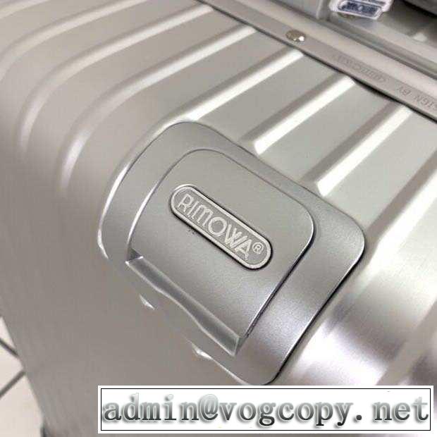 Rimowa スーツケース 2019年春夏シーズンの人気 着回し力も抜群です！ リモワ 人気夏ファションおすすめ