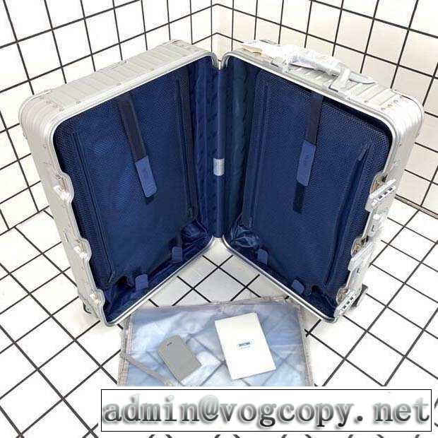 Rimowa スーツケース 2019年春夏シーズンの人気 着回し力も抜群です！ リモワ 人気夏ファションおすすめ