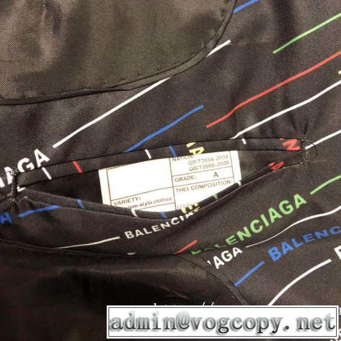 2019-20秋冬トレンドファッション バレンシアガ BALENCIAGA  スーツ おしゃれでおすすめ今季トレンド