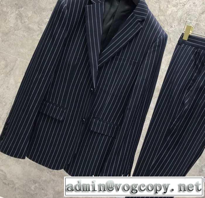 カジュアルコーデオシャレ バーバリー BURBERRY スーツ 2019秋のファッショントレンドはこれ