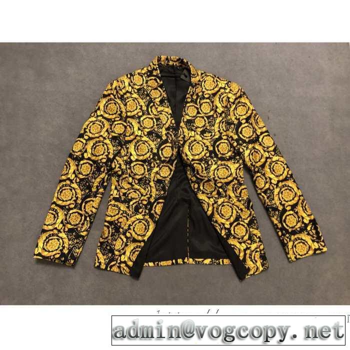 2019秋冬最重要アイテム ヴェルサーチ サイズのよさを感じる新作 VERSACE スーツ