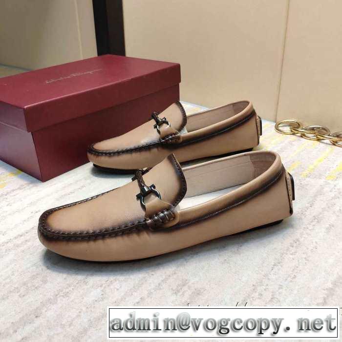 今シーズン注目のアイテムローファー  サルヴァトーレフェラガモ FERRAGAMO 2019秋断然ブランド推し 秋冬コーデと相性がいい