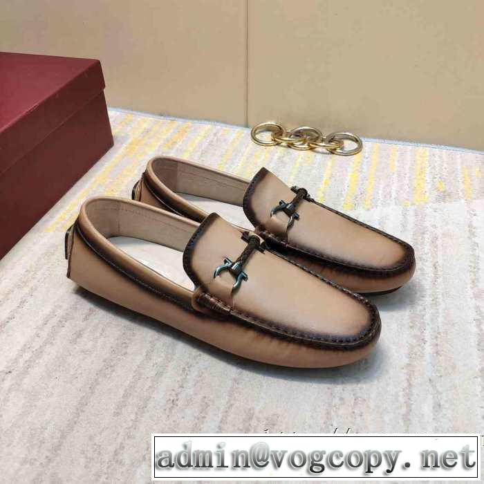 今シーズン注目のアイテムローファー  サルヴァトーレフェラガモ FERRAGAMO 2019秋断然ブランド推し 秋冬コーデと相性がいい
