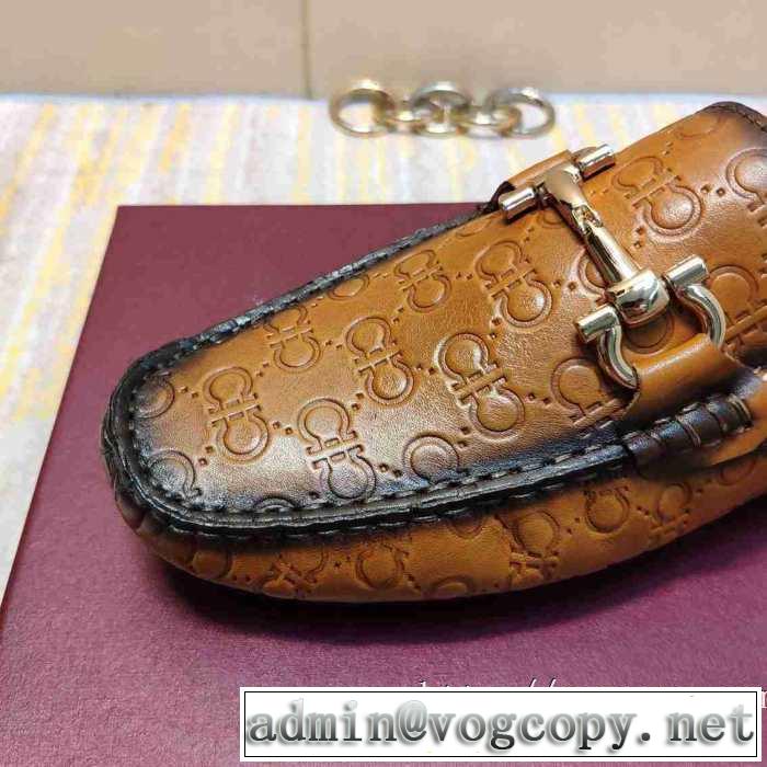 サルヴァトーレフェラガモ FERRAGAMO 2019年秋冬に欠かせない  ローファー 今から取り入れられるトレンド