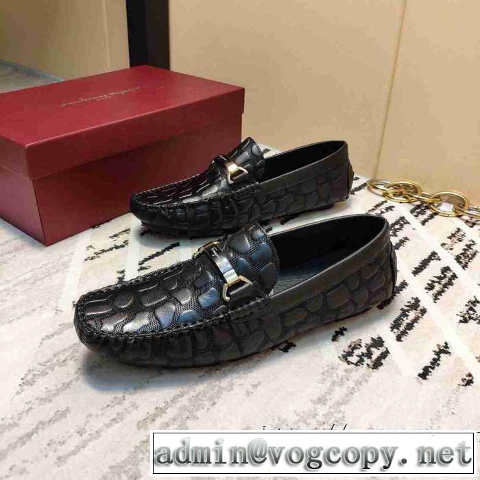 着心地もなめらかで快適 サルヴァトーレフェラガモ2019トレンドカラー秋冬セール  FERRAGAMO ローファー とにかく完璧ブランド新作