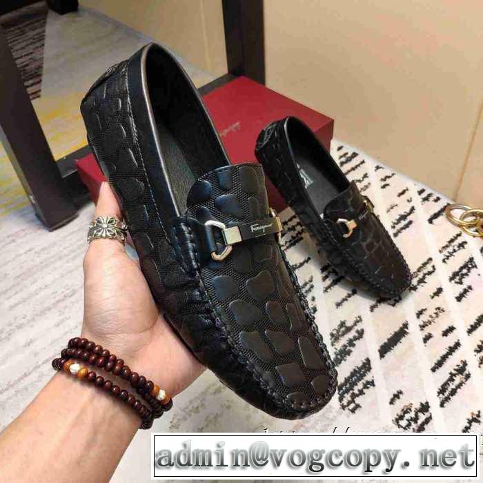 着心地もなめらかで快適 サルヴァトーレフェラガモ2019トレンドカラー秋冬セール  FERRAGAMO ローファー とにかく完璧ブランド新作
