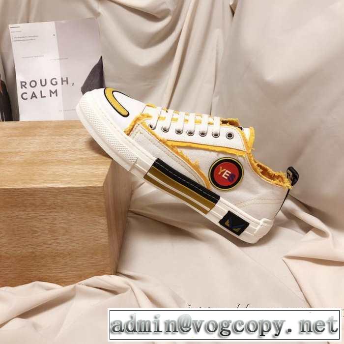 フェンディ大人かわいい秋冬コーデを楽しみ  FENDI 2019秋のファッショントレンドはこれ ランニングシューズ 秋冬もちろん主役級