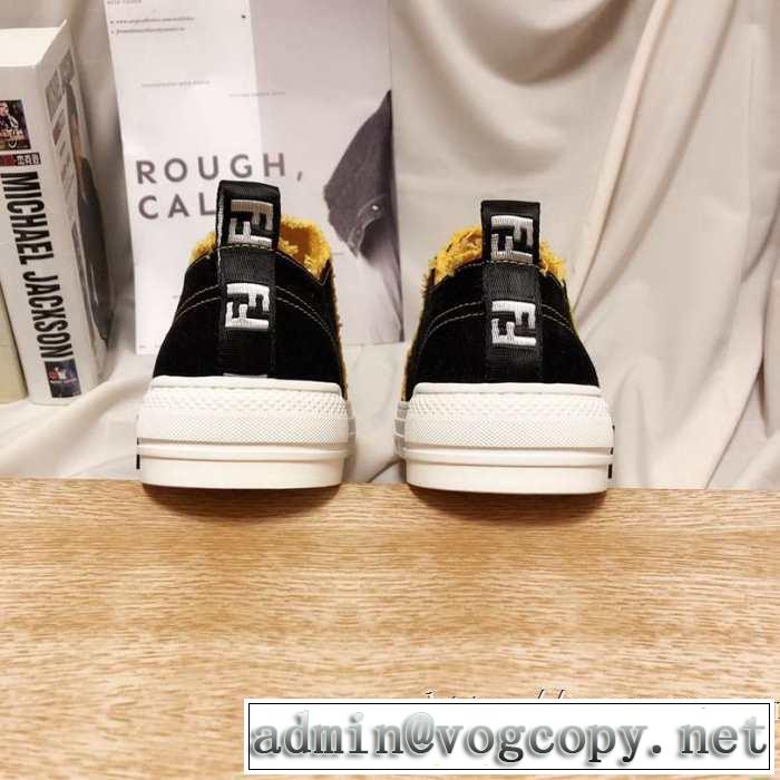 ランニングシューズ 秋ファションのトレンド フェンディ 一番おしゃれ秋冬トレンド FENDI おしゃれさんはいち早く取り  2019秋に注目したい