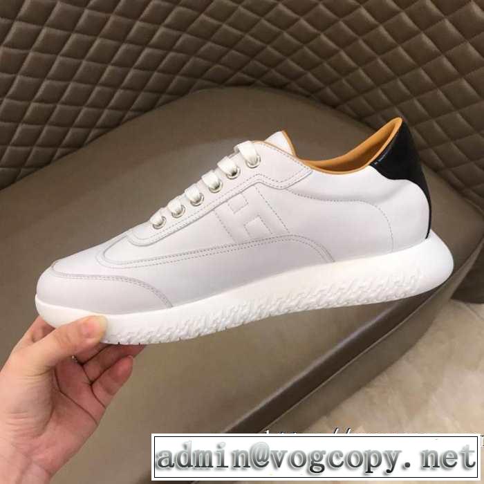 秋ファションのトレンド エルメス 一番おしゃれ秋冬トレンド HERMES 2019秋に注目したい ランニングシューズ おしゃれさんはいち早く取り