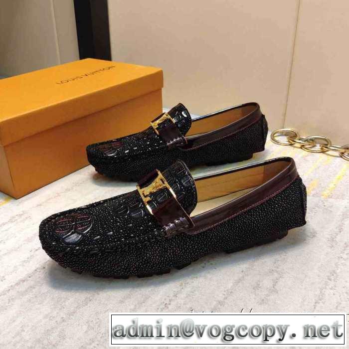 おしゃれ感度が高い秋冬トレンド ルイ ヴィトン寒い季節トレンド上品 LOUIS VUITTON ローファー 先取り 2019/2020秋冬ファッション