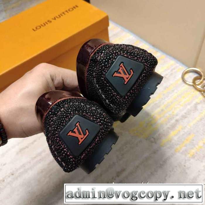 おしゃれ感度が高い秋冬トレンド ルイ ヴィトン寒い季節トレンド上品 LOUIS VUITTON ローファー 先取り 2019/2020秋冬ファッション