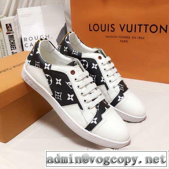 LOUIS VUITTON  秋にこれがはやりそう  ルイ ヴィトン注目の秋ファッション一番 ランニングシューズ 2019秋冬トレンド押さえておきたい