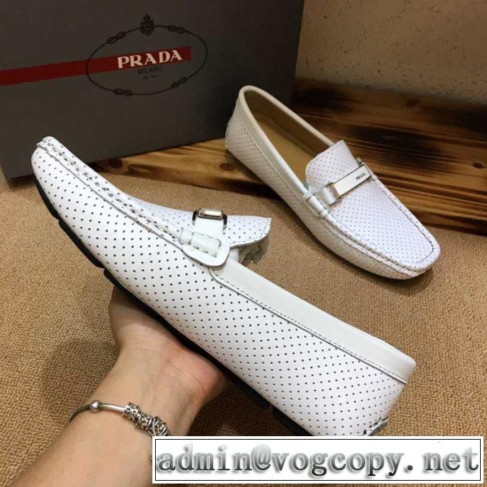 カジュアルシューズ 2019年春夏のトレンドアイテム 春夏の流行りトップス プラダ PRADA