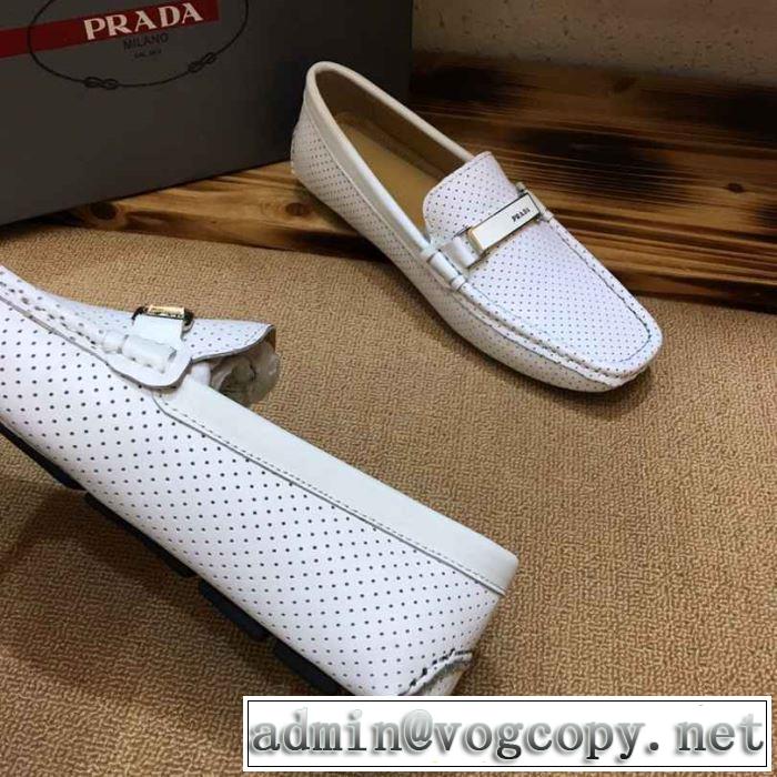 カジュアルシューズ 2019年春夏のトレンドアイテム 春夏の流行りトップス プラダ PRADA