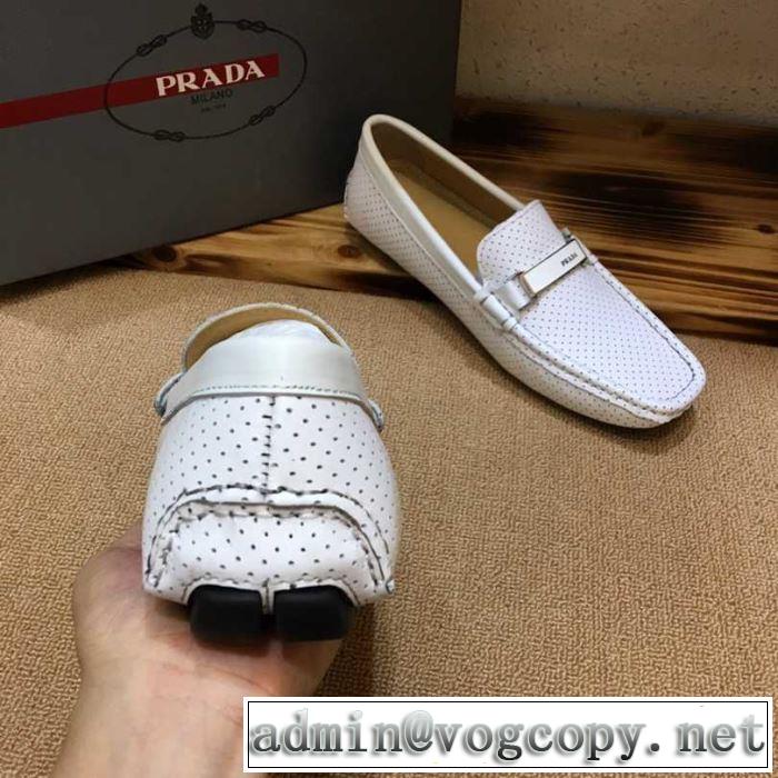 カジュアルシューズ 2019年春夏のトレンドアイテム 春夏の流行りトップス プラダ PRADA