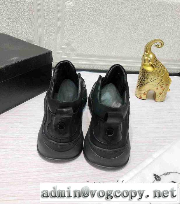 プラダ  寒い季節トレンド上品 PRADA 先取り 2019/2020秋冬ファッション ランニングシューズ 最新作おすすめしたい秋冬