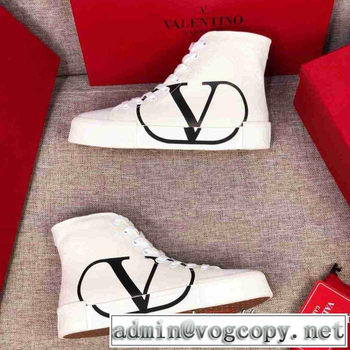 ランニングシューズ 今年注目な新品セール ヴァレンティノ2019秋冬最重要アイテム  VALENTINO 男女兼用 秋冬とれんど新品目立ち