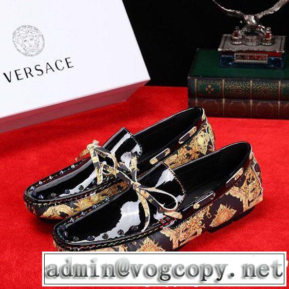 今年流大人っぽさ 2019年の春夏に着たい 通勤の定番 VERSACE ヴェルサーチ カジュアルシューズ 2色可選