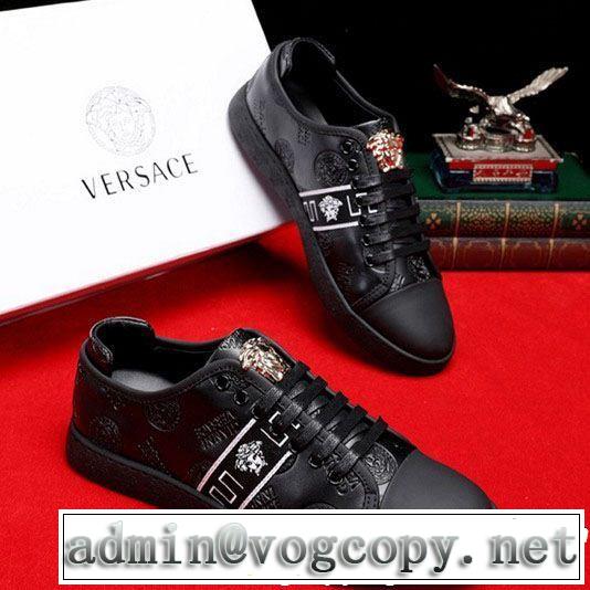 VERSACE ヴェルサーチ カジュアルシューズ 春夏らしい爽やかさ 2019春夏トレンドアイテム きちんと感をプラス