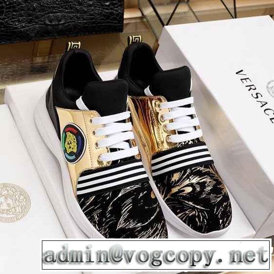 今人気の秘訣 VERSACE ヴェルサーチ カジュアルシューズ 2019春夏も引き続きトレンド 春夏の流行りトップス