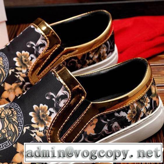 2色可選カジュアルシューズ 魅力的なカラー使い 2019春夏のトレンド新商品 VERSACE ヴェルサーチ