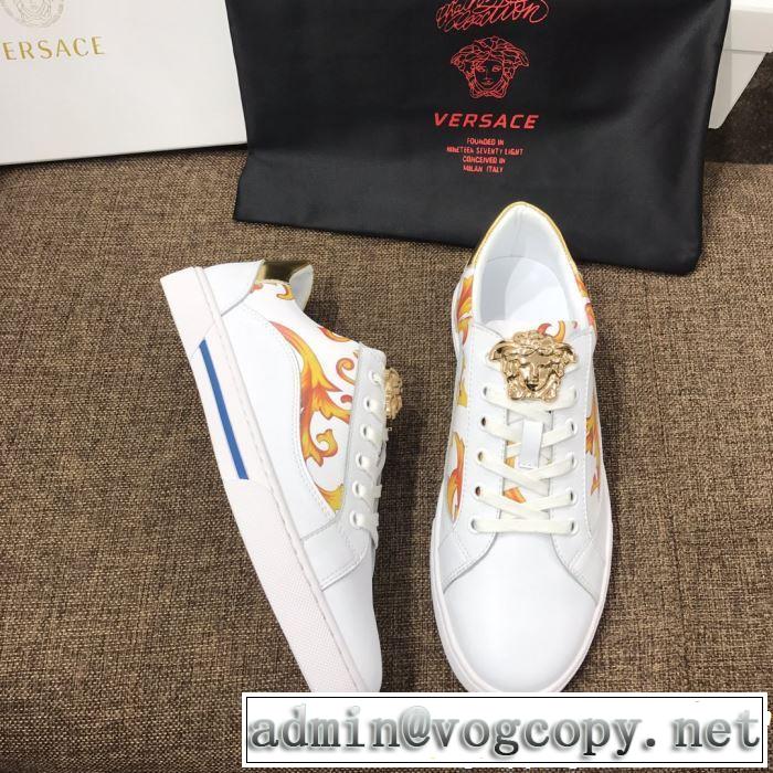 カジュアルシューズ  2色可選 今シーズン人気のアイテム 今シーズン人気のアイテム VERSACE ヴェルサーチ