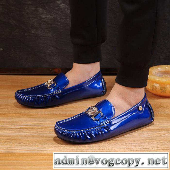 《2019年》今、注目のストリート 魅力的なカラー使い ヴェルサーチ VERSACE カジュアルシューズ