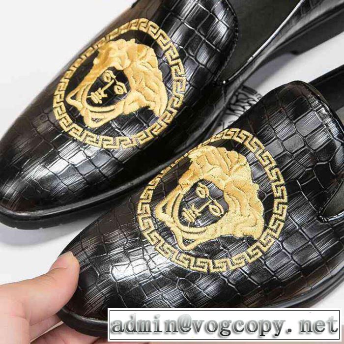 ヴェルサーチ VERSACE カジュアルシューズ ぜひ今年のトレンドをチェック  2019年最新ファッション