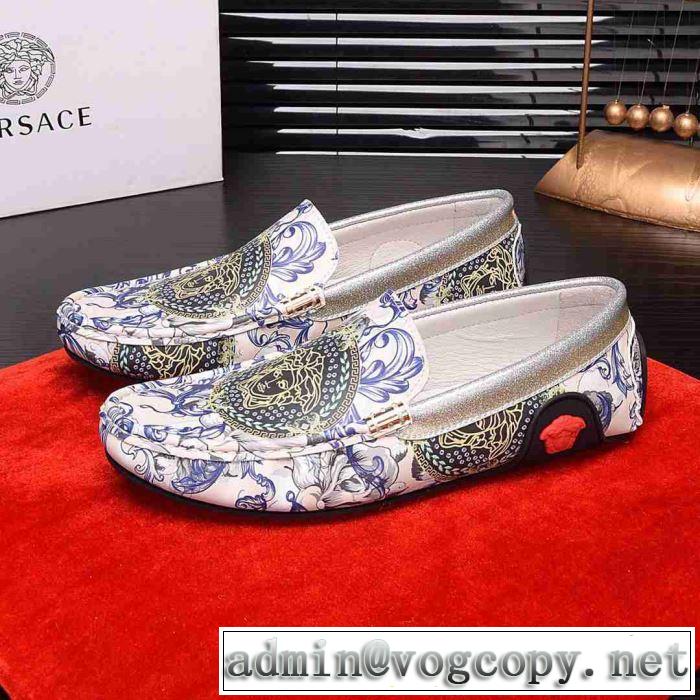 カジュアルシューズ人気夏ファションおすすめ 【2019年】夏のファッション ヴェルサーチ VERSACE