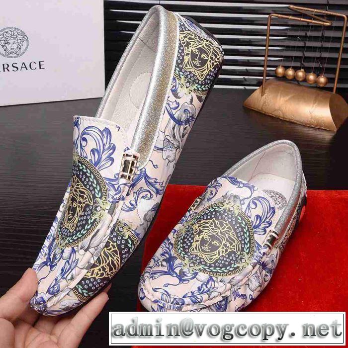 カジュアルシューズ人気夏ファションおすすめ 【2019年】夏のファッション ヴェルサーチ VERSACE