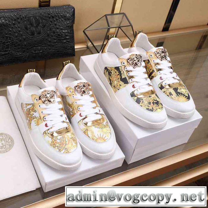 2色可選 カジュアルシューズ  ヴェルサーチ VERSACE おしゃれな夏ファッション2019 夏らしい季節感