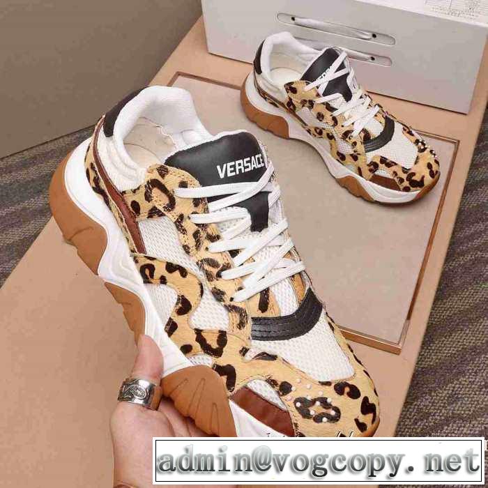最新トレンドコーデおすすめ ヴェルサーチVERSACE 機能性が良くブランド新品 ランニングシューズ 2019-2020秋冬のファッション