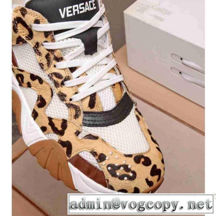 最新トレンドコーデおすすめ ヴェルサーチVERSACE 機能性が良くブランド新品 ランニングシューズ 2019-2020秋冬のファッション