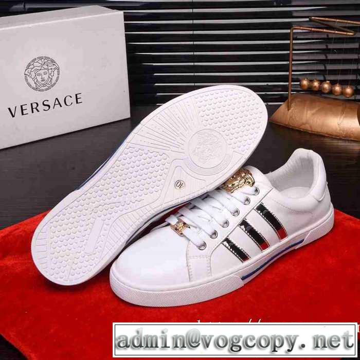 VERSACE  秋こそ楽しめるアイテム ヴェルサーチ 2019秋断然ブランド推しランニングシューズ 今年らしいおすすめ新品 秋冬コーデと相性がいい
