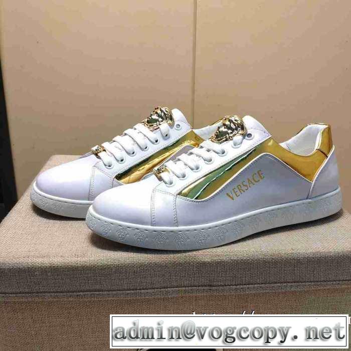 2019-20秋冬トレンドファッション ヴェルサーチ最新秋冬トレンドをチェック VERSACE 秋冬流行りファション ランニングシューズ