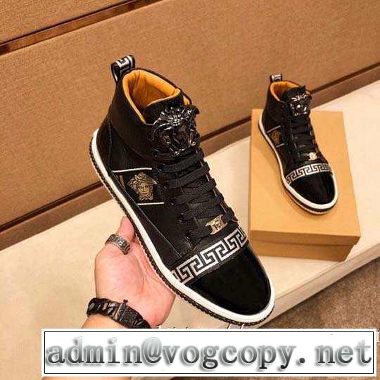 VERSACE  秋こそ楽しめるアイテム ヴェルサーチ 2019秋断然ブランド推し ランニングシューズ 今年らしいおすすめ新品