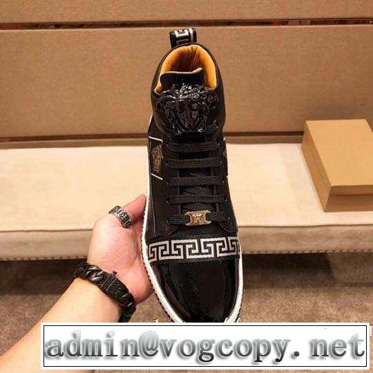 VERSACE  秋こそ楽しめるアイテム ヴェルサーチ 2019秋断然ブランド推し ランニングシューズ 今年らしいおすすめ新品