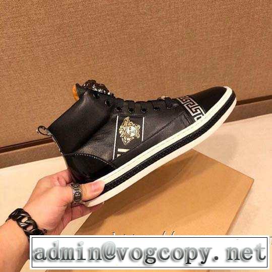 VERSACE  秋こそ楽しめるアイテム ヴェルサーチ 2019秋断然ブランド推し ランニングシューズ 今年らしいおすすめ新品