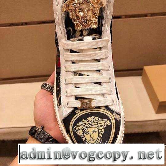 2020秋冬流行ファション ヴェルサーチ最高にCOOL秋冬新作 VERSACE 秋冬から人気継続中 ランニングシューズ シンプルに着こなしたい