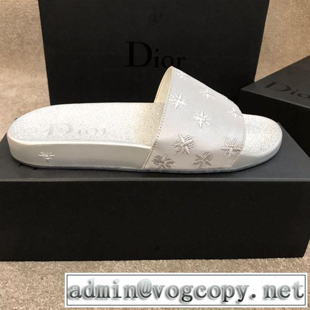  きちんと感が抜群 サンダル 夏の大人カジュアルスタイル  ディオール 2019年の夏のマスト DIOR 夏らしい季節感