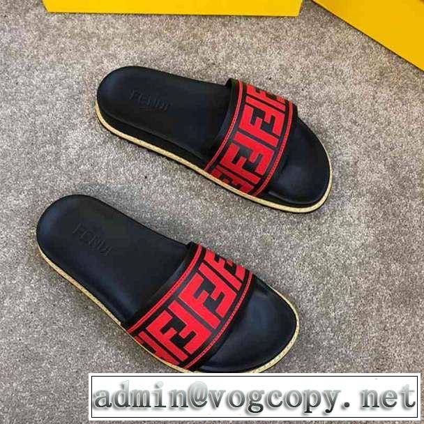  2019年春夏流行ファッション サンダル デザイン抜群のアイテム フェンディ FENDI トレンド感があって涼しげ