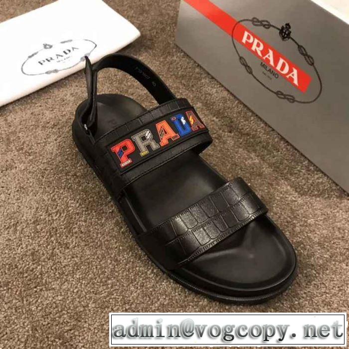 夏先に大活躍する プラダ PRADA  《2019年》今、注目のストリートサンダル春夏らしい爽やかさ