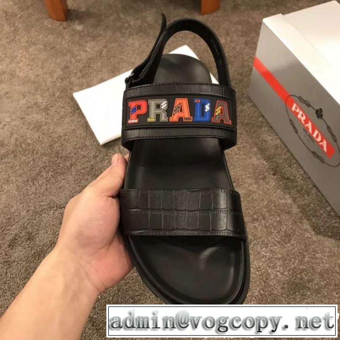夏先に大活躍する プラダ PRADA  《2019年》今、注目のストリートサンダル春夏らしい爽やかさ