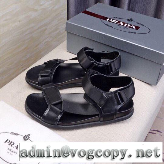 すっきりした印象に サンダル 2019年春夏のトレンドアイテム  プラダ PRADA ぜひ今年のトレンドをチェック 