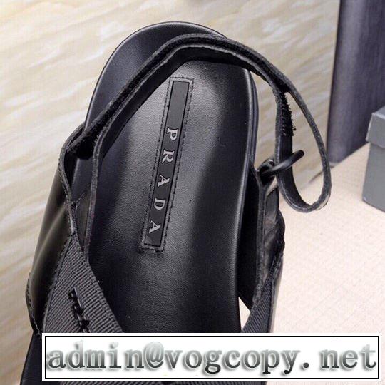 プラダ PRADA ちょっと大人の印象 サンダル 夏に良く似合うちょっと新品  2019年春夏流行ファッション 