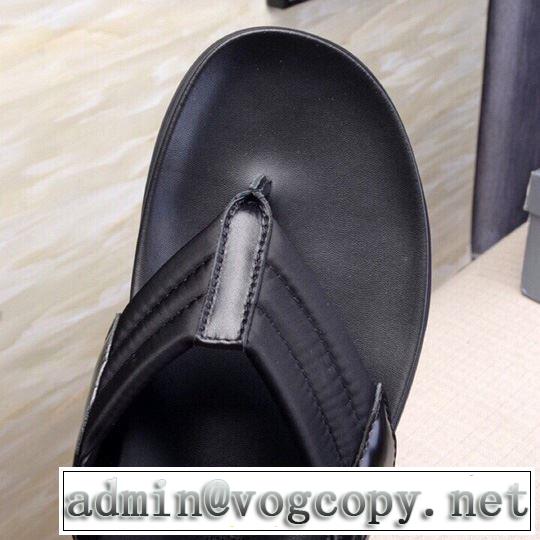 トレンド感があって涼しげ プラダ PRADA  ファッションにトレンド サンダル 2019年夏の一押しファッションアイテム 