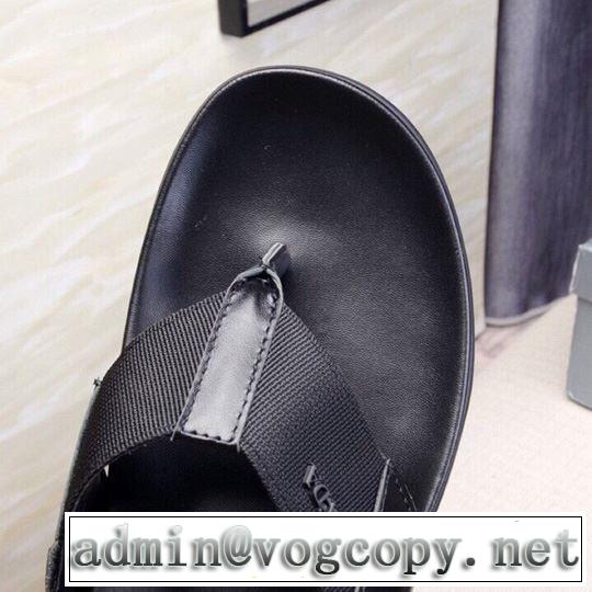  リラックススタイルが実現 サンダル 2019年最新ファッション プラダ PRADA リラックス感のあるゆったり