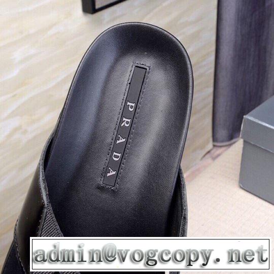 リラックススタイルが実現 サンダル 2019年最新ファッション プラダ PRADA リラックス感のあるゆったり