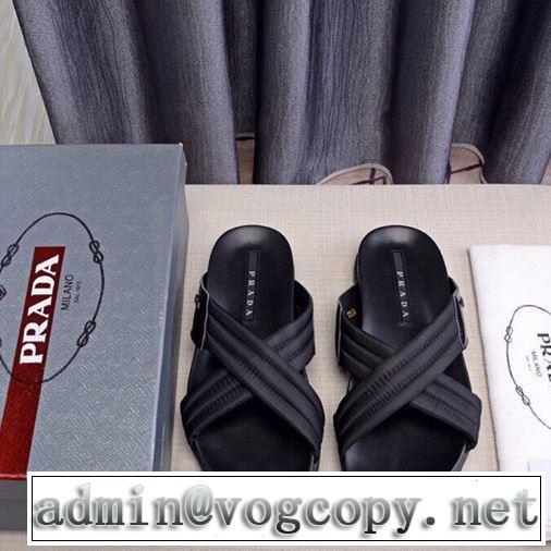 夏のコーデには欠かせない サンダル リラックス感のある着こなし プラダ PRADA 2019夏ファション新品 